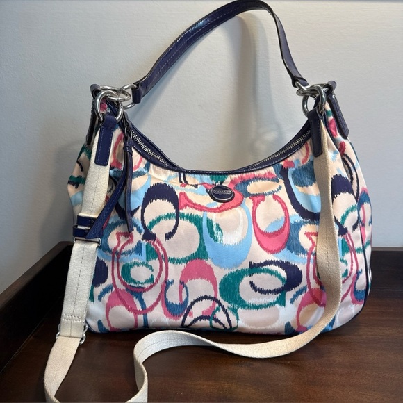 Coach F22452 Navy Blue Pink Cream Fabric Signature Hobo Bag Crossbody P - Picture 1 of 12